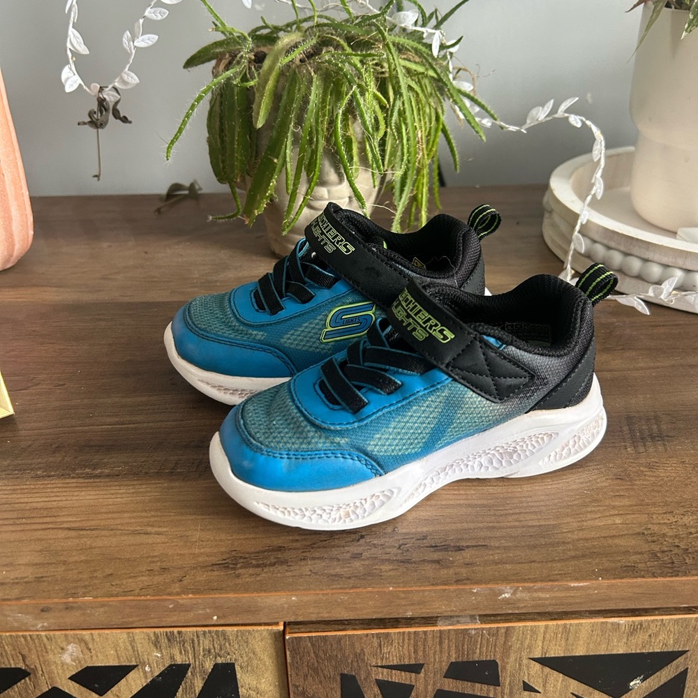 Skechers Kids Blue and Black Light up Sneakers